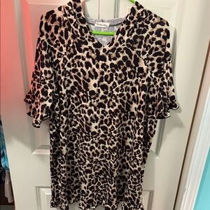 Chic Leopard Print Blouse